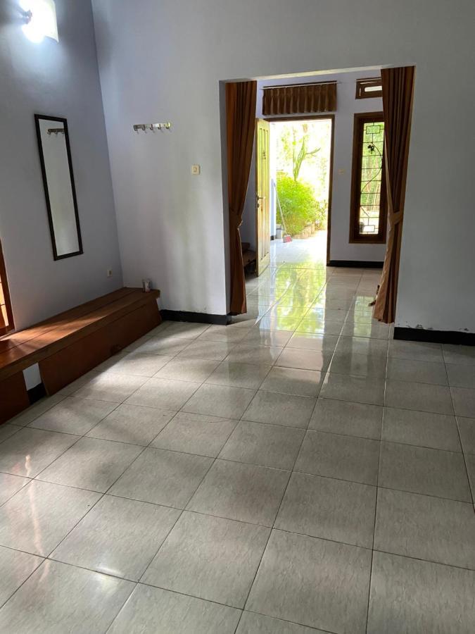Rimba Bungalow Apartment Kuta  ภายนอก รูปภาพ